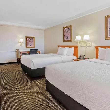 La Quinta Inn By Wyndham Tampa Bay Pinellas Park Clearwater Exterior foto